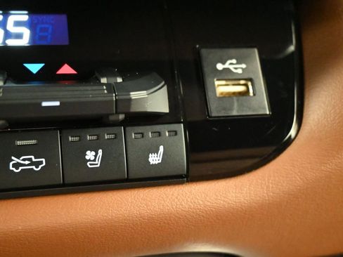 Used 2025 Toyota Tundra 1794 Edition w/ TRD Off-Road Package AWD/4WD image 15