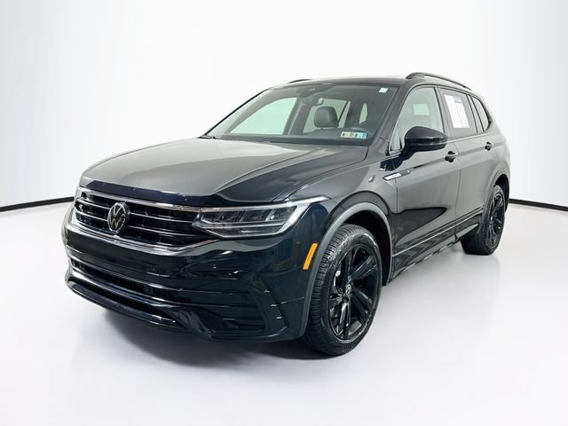 Certified 2024 Volkswagen Tiguan SE R-Line AWD/4WD image 4