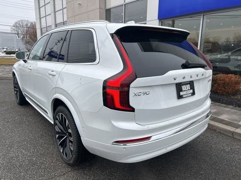Used 2025 Volvo XC90 B5 Plus image 3