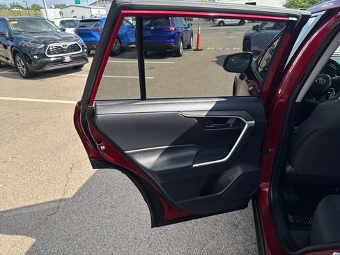 Used 2019 Toyota RAV4 LE w/ All Weather Liner Package AWD/4WD image 36