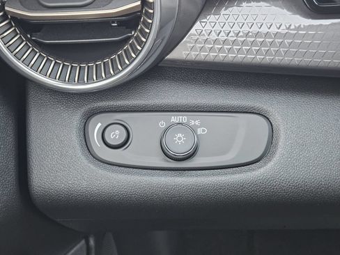 New 2026 Chevrolet Trax ACTIV w/ Sunroof Package FWD image 23