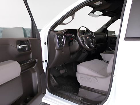 Used 2021 Chevrolet Silverado 1500 LT RWD image 11