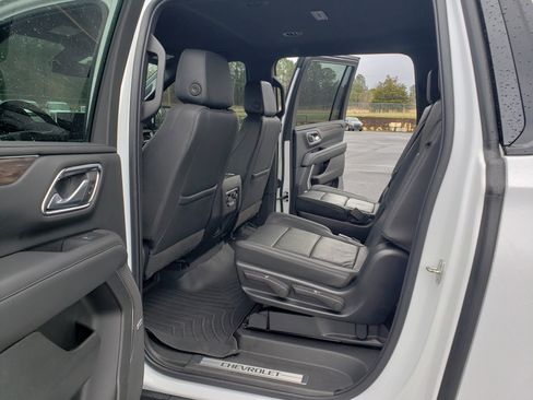 Used 2022 Chevrolet Suburban Z71 w/ Luxury Package image 34