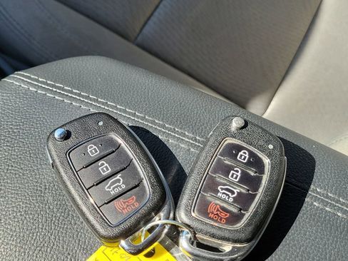 Used 2017 Hyundai Santa Fe Sport image 30