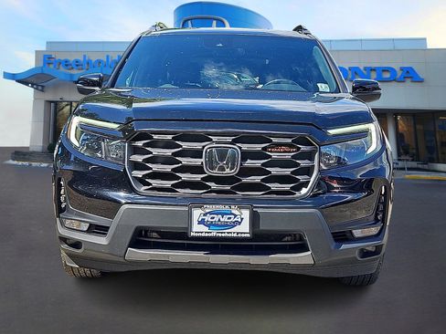 Used 2023 Honda Passport TrailSport image 2