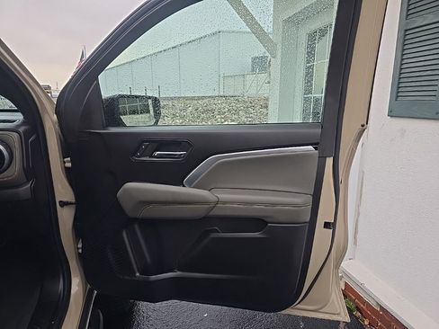 Used 2024 Chevrolet Colorado ZR2 w/ Technology Package image 24