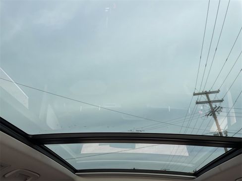 Used 2023 Volkswagen Taos SEL image 22