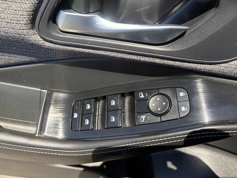 Used 2023 Nissan Rogue SV AWD/4WD image 31