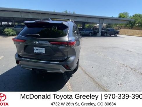 Used 2022 Toyota Highlander Platinum AWD/4WD image 6