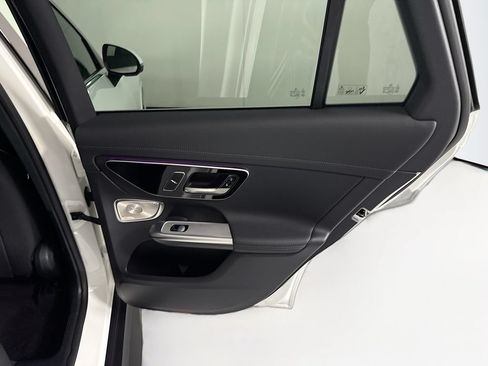 Used 2023 Mercedes-Benz GLC 300 image 27