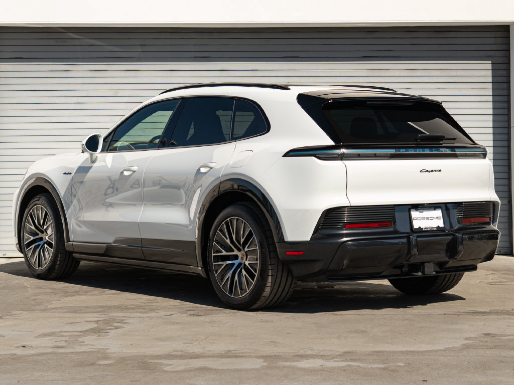 Certified 2026 Porsche Cayenne Electric AWD/4WD image 3