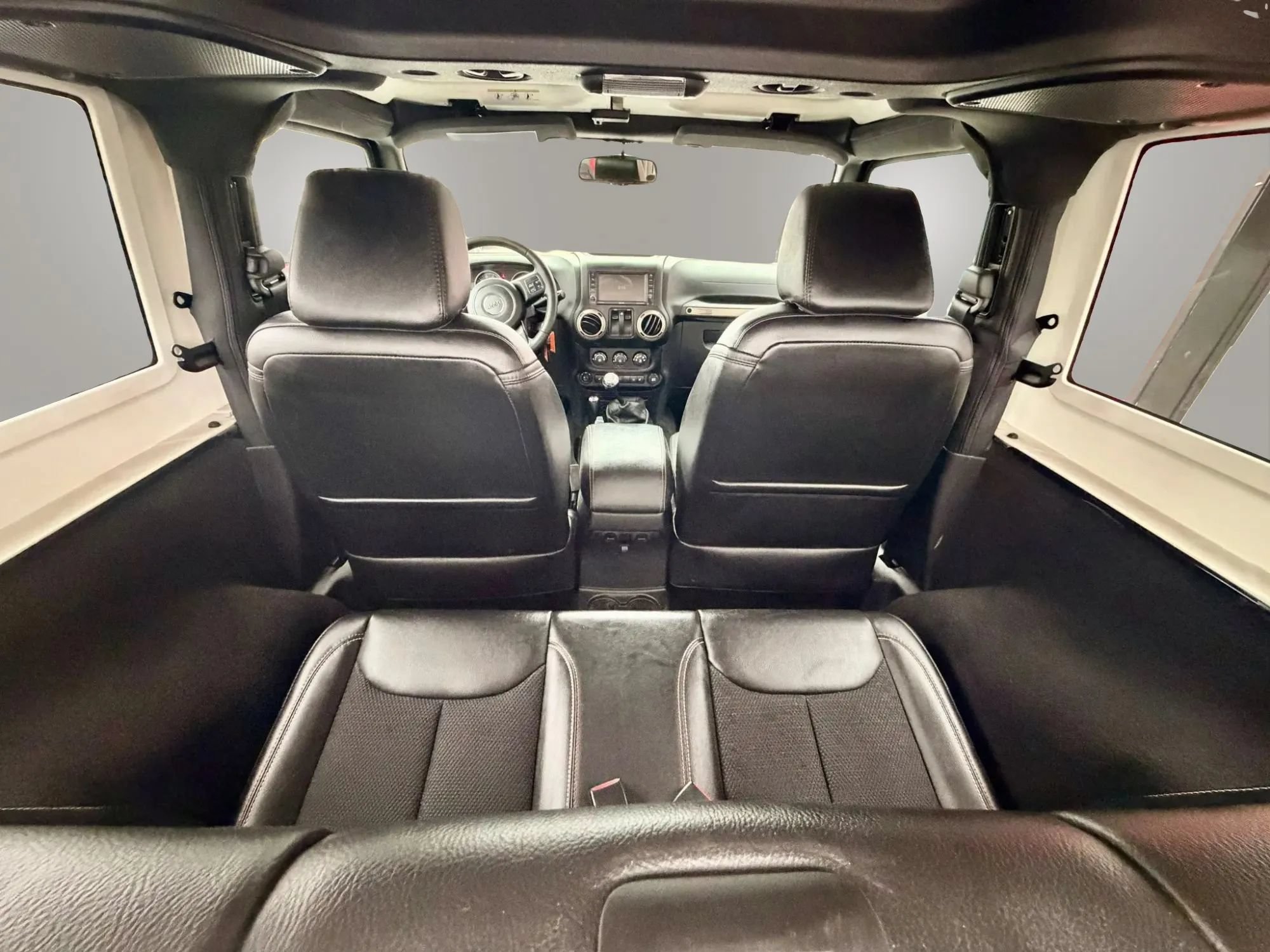 Used 2016 Jeep Wrangler Sahara AWD/4WD image 11