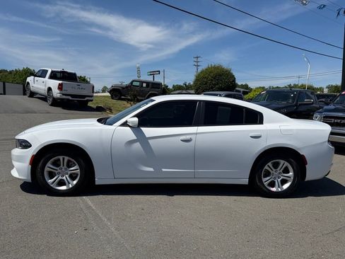 Used 2022 Dodge Charger SXT RWD image 6