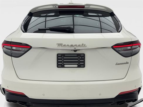 Used 2022 Maserati Levante Modena image 11