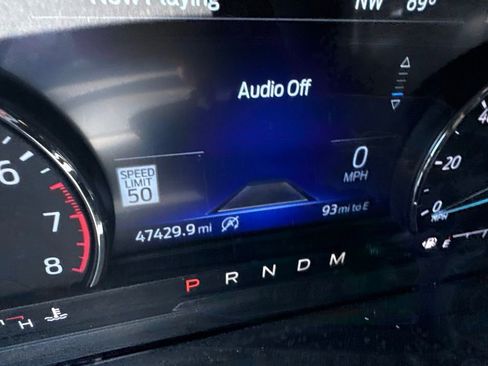 Used 2020 Ford Explorer XLT w/ Equipment Group 202A AWD/4WD image 17