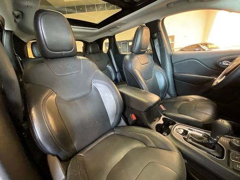 Used 2019 Jeep Cherokee Limited AWD/4WD image 21