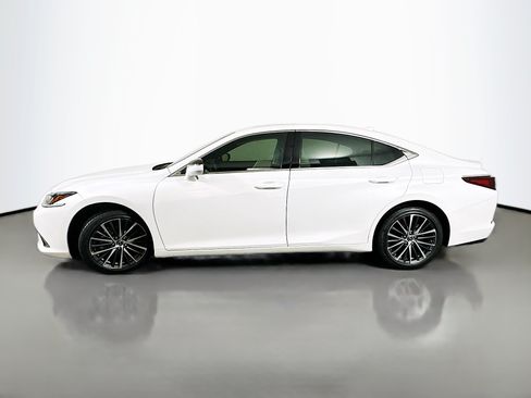 Used 2025 Lexus ES 350 w/ Premium Package FWD image 4