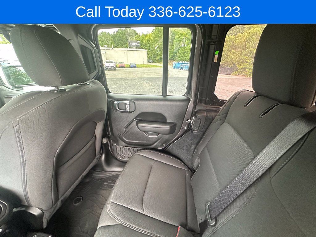 Used 2022 Jeep Wrangler Unlimited Sport AWD/4WD image 22