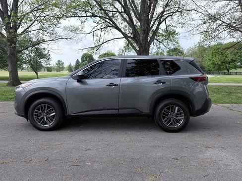 Used 2023 Nissan Rogue S AWD/4WD image 38