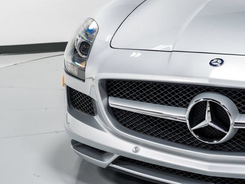 Used 2011 Mercedes-Benz SLS AMG Coupe image 34