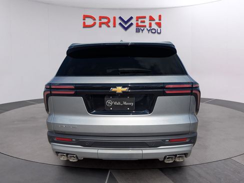 New 2026 Chevrolet Traverse LT image 4