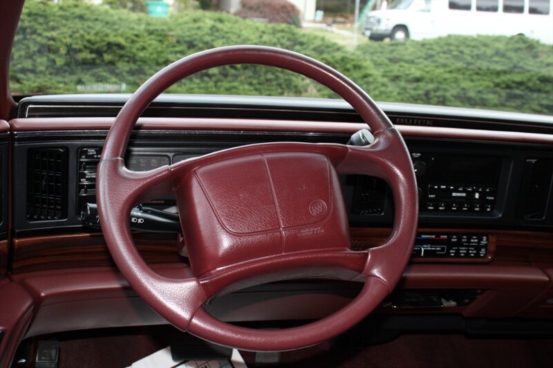Used 1997 Buick Le Sabre Custom FWD image 17