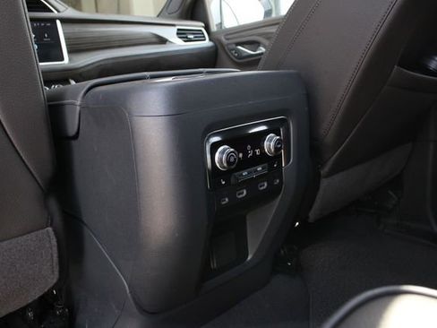 Used 2024 GMC Yukon Denali w/ Advanced Technology Package AWD/4WD image 24