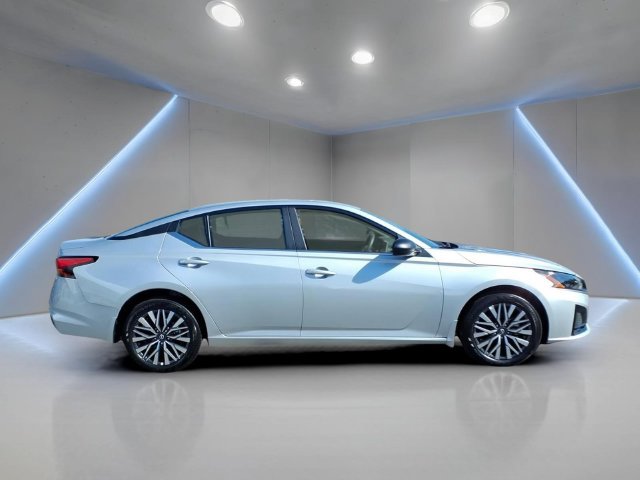Used 2026 Nissan Altima 2.5 SV AWD/4WD image 2
