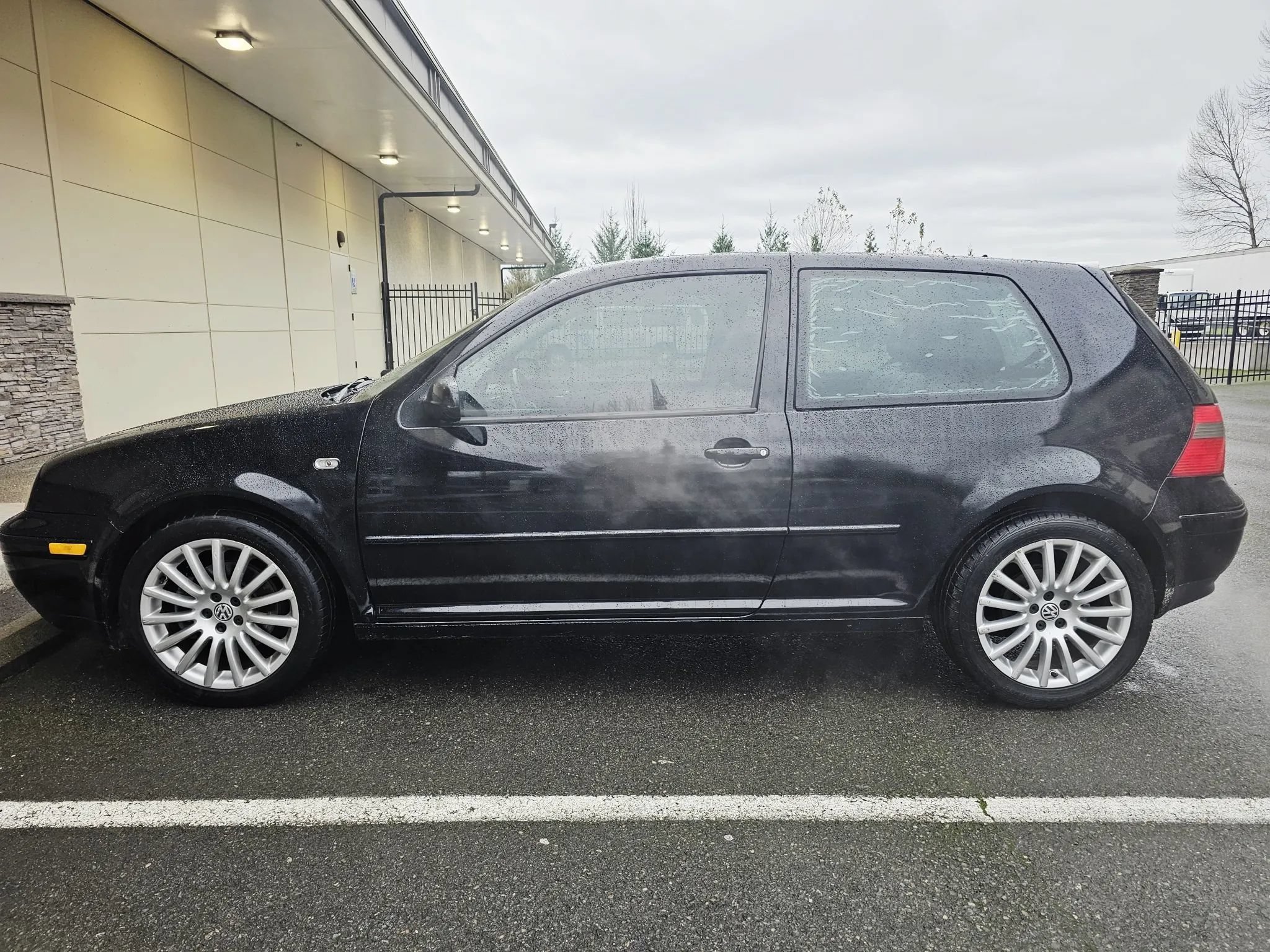 Used 2006 Volkswagen GTI FWD image 2