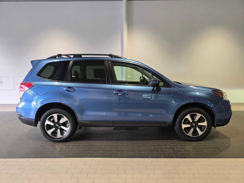 Used 2017 Subaru Forester 2.5i Premium w/ All-Weather Package image 6