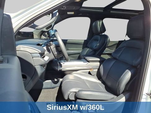Used 2025 Lincoln Navigator Reserve w/ Jet Appearance Package AWD/4WD image 8