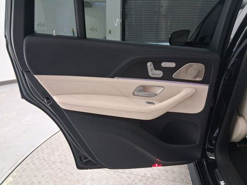 Used 2023 Mercedes-Benz GLS 450 4MATIC image 32