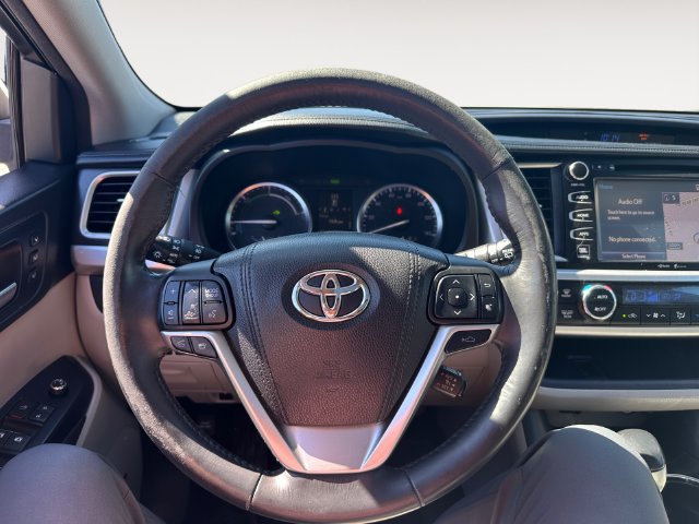 Used 2015 Toyota Highlander Limited Platinum AWD/4WD image 11