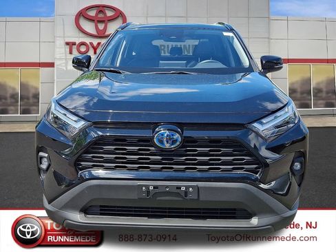 Certified 2022 Toyota RAV4 XLE Premium AWD/4WD image 2
