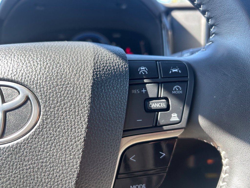 Used 2025 Toyota Camry SE FWD image 27
