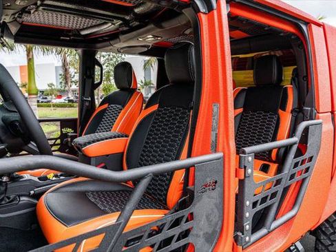 Used 2023 Jeep Gladiator Sport image 3