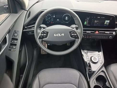 Used 2023 Kia Niro Wave w/ Wave Preserve Package FWD image 12