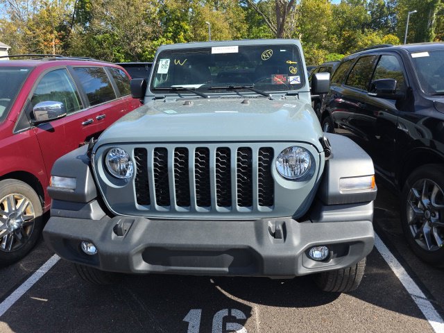 Used 2024 Jeep Wrangler Sport AWD/4WD image 2