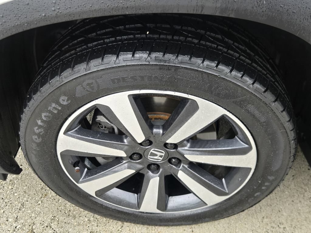 Certified 2025 Honda Pilot Touring image 10