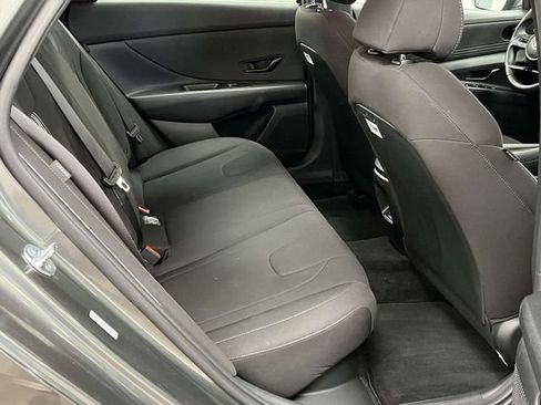 Certified 2025 Hyundai Elantra SEL FWD image 21