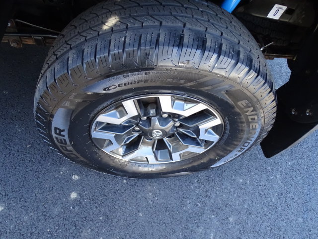 Used 2021 Toyota Tacoma TRD Off-Road w/ Technology Package AWD/4WD image 29