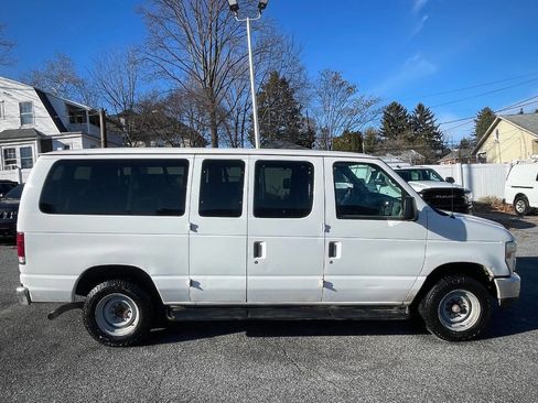 Used 2010 Ford E-350 and Econoline 350 XLT image 7