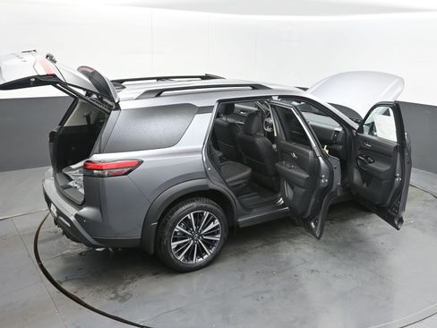 New 2026 Nissan Pathfinder Platinum FWD image 46