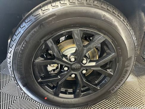 New 2026 Jeep Grand Cherokee Altitude AWD/4WD image 7