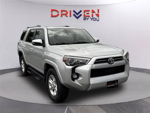 Used 2021 Toyota 4Runner SR5 Premium RWD image 2