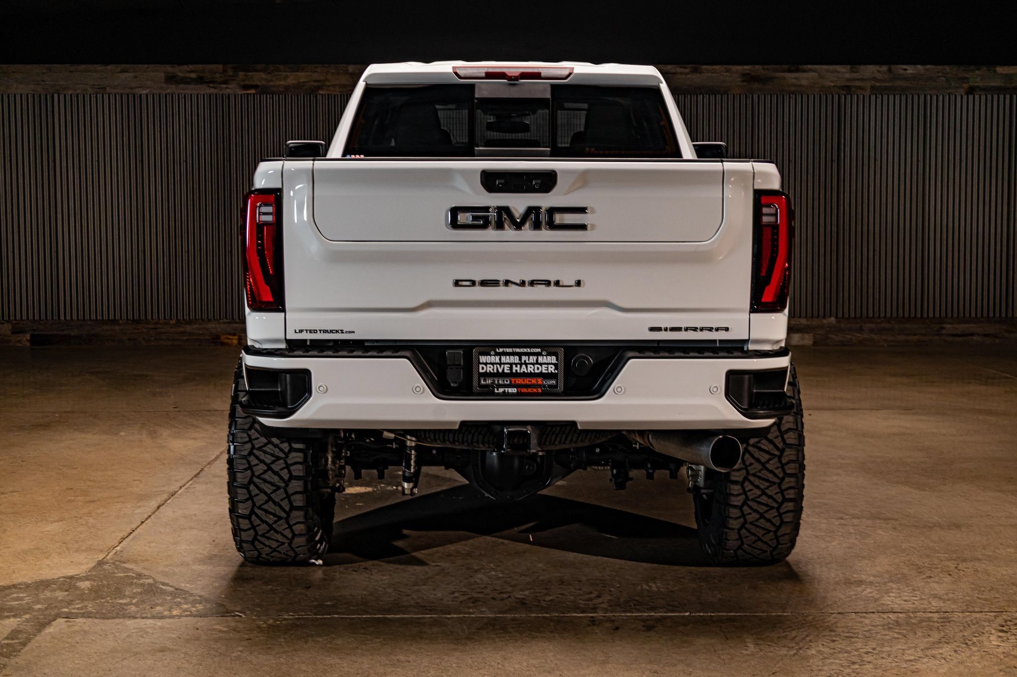 Used 2024 GMC Sierra 2500 Denali AWD/4WD image 8