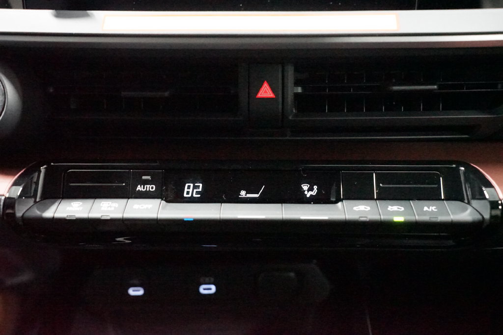 New 2027 Toyota Prius Plug-In Hybrid FWD image 19