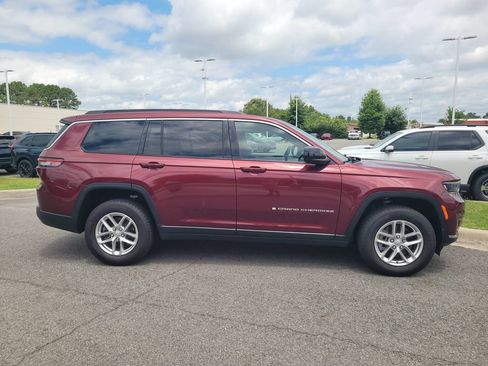 Used 2025 Jeep Grand Cherokee L Laredo AWD/4WD image 2
