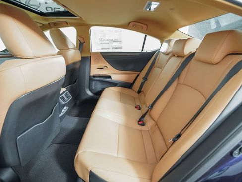 Used 2025 Lexus ES 350 350 w/ Premium Package image 11