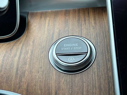 Certified 2024 Mercedes-Benz C 300 4MATIC Sedan image 24